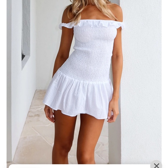 White Fox Winners Circle Off Shoulder Mini Dress White Stripe - Picture 1 of 2
